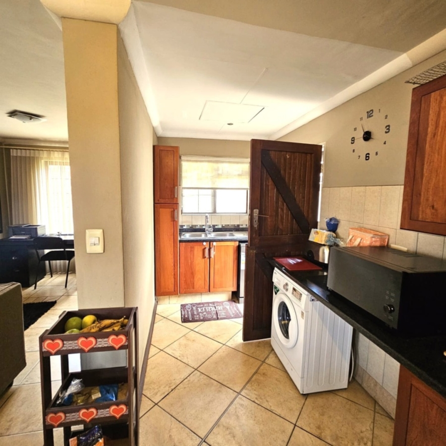 To Let 3 Bedroom Property for Rent in Waterval East North West